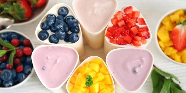 6 pots de yaourts maison avec fruits frais
