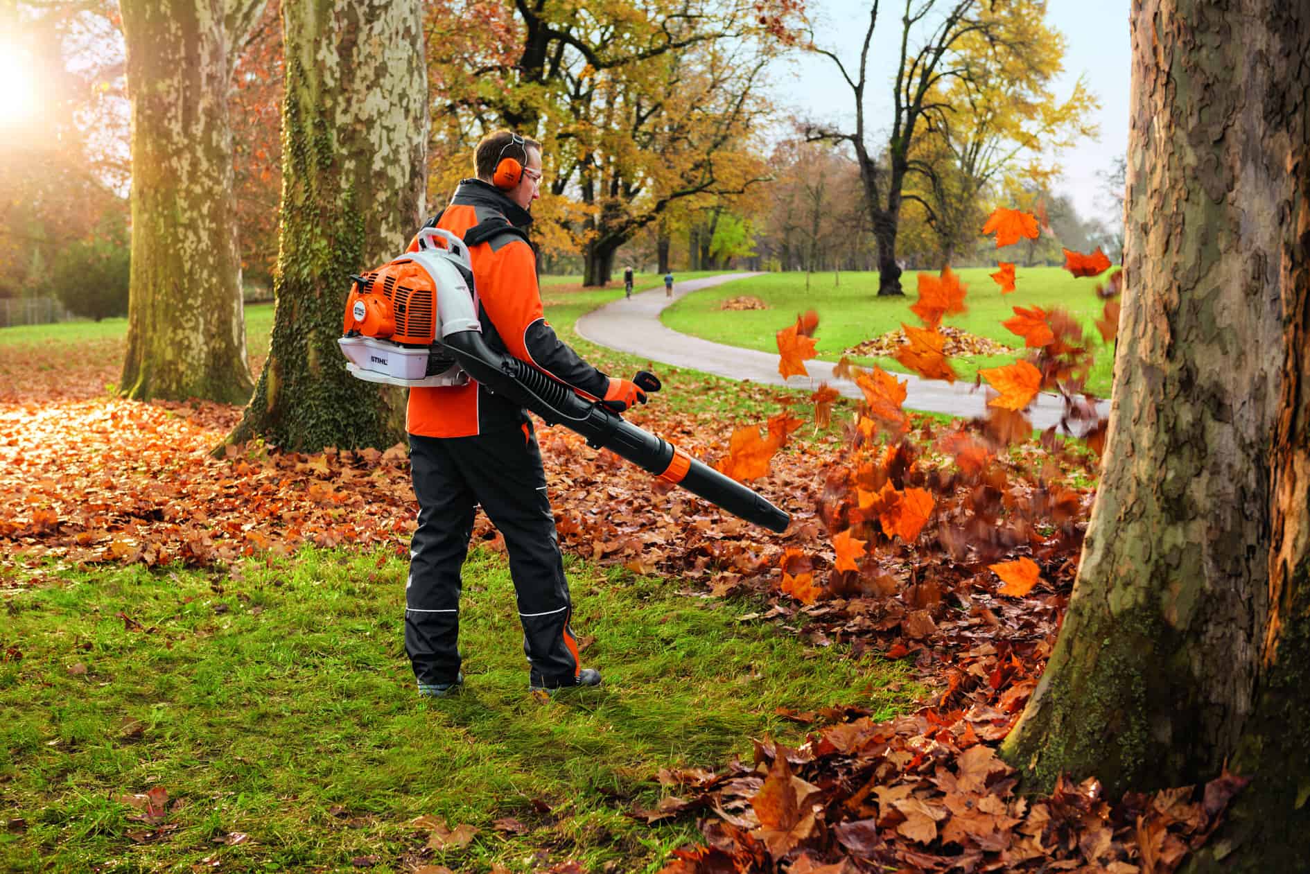 Souffleur de feuilles quel modèle choisir ? en janvier 2024 Souffleur de feuilles quel modèle choisir ? en janvier 2024