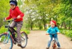 enfants qui font du vélo