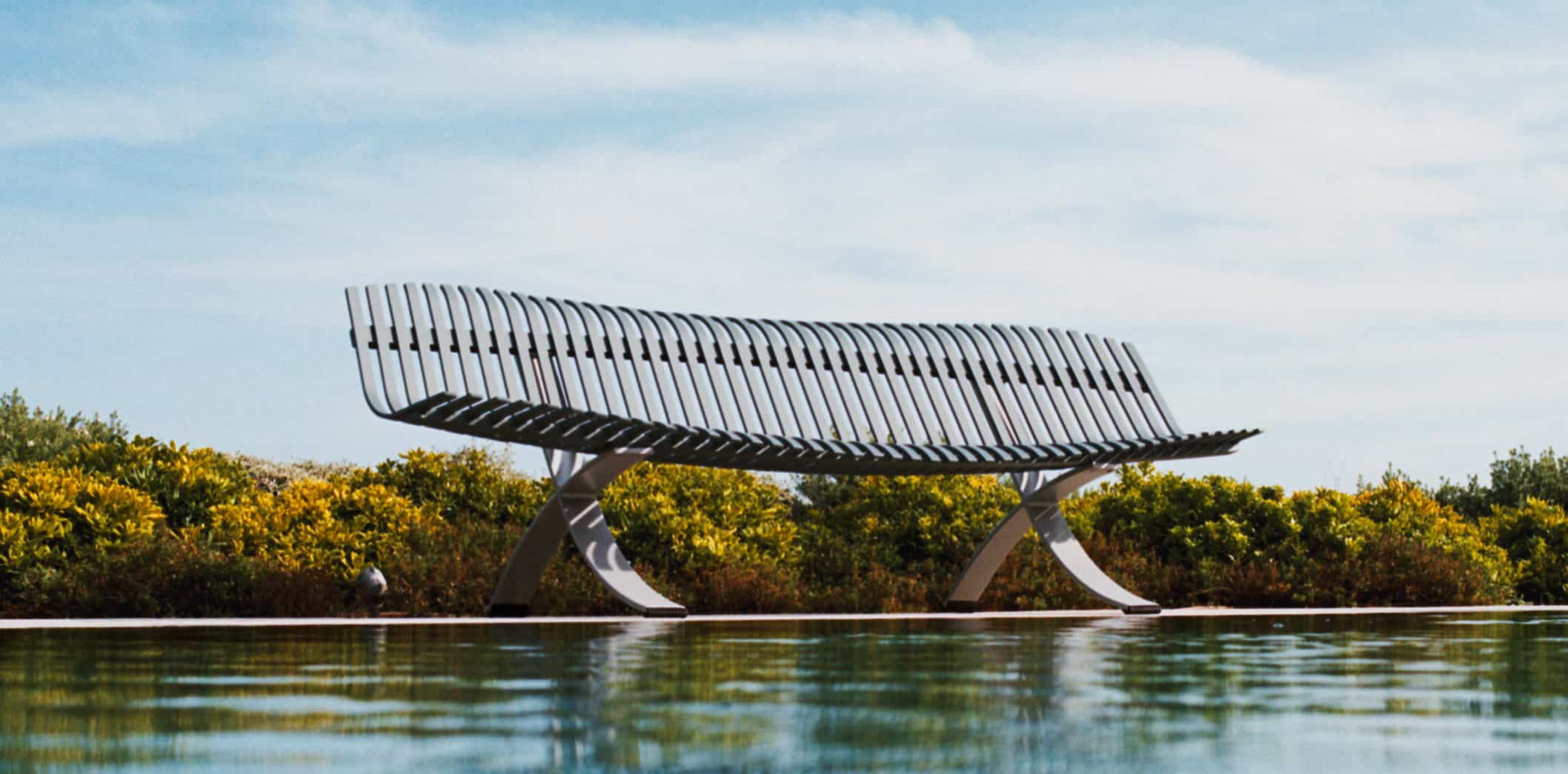 banc de jardin métallique moderne