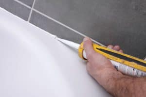 utiliser une pistolet à silicone 
