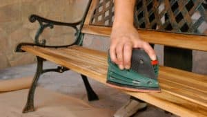 restaurer un banc de jardin 