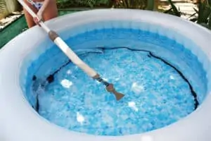 balais de piscine petit