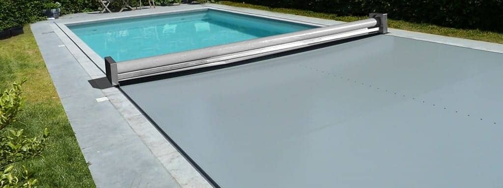 bâche d'hiver pour piscine moderne