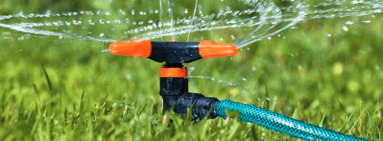 arroseur automatique en fonctionnant