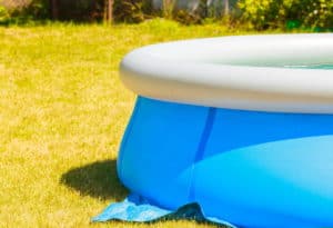 zoom sur une piscine gonflable 