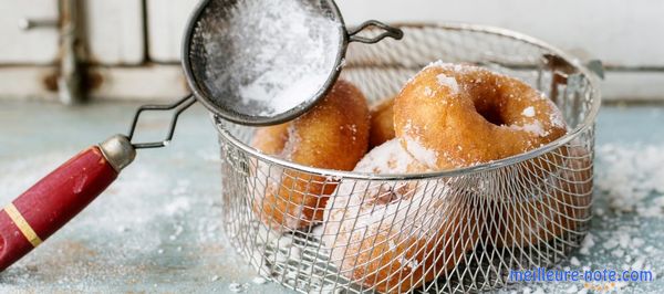 Une passoire plein de donuts