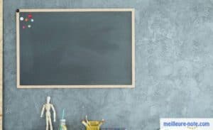 un tableau noir aimanté