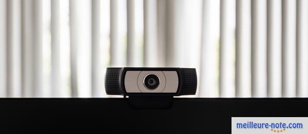 Un webcam sur un écran d'ordinateur
