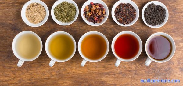 cinq tasses du thé