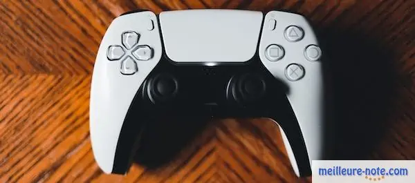 une manette pour PlayStation