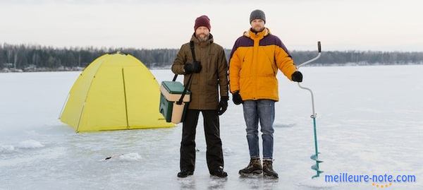 deux hommes sur la neige 