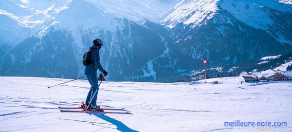 un homme seul à la neige