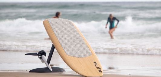 un efoil sur la plage