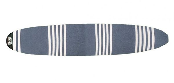 Une housse de planche de marque Ocean&Earth