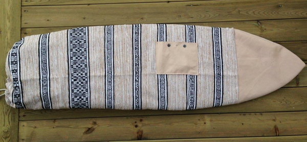 Une housse de planche de surf