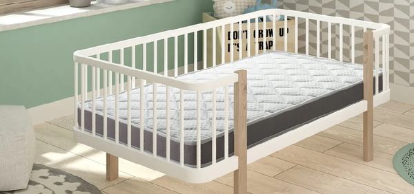 Mini Berceau Pliable Tanuki Avec Tissu Ours Et Voile Polaire - Structure En Bois De Hêtre, Roues