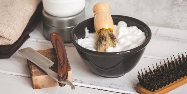 un masque hydratant sur une table