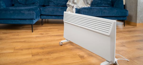 un convecteur électrique dans un salon 